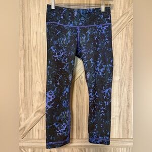 Lululemon Athletica Blue and Black Patterned Leggings